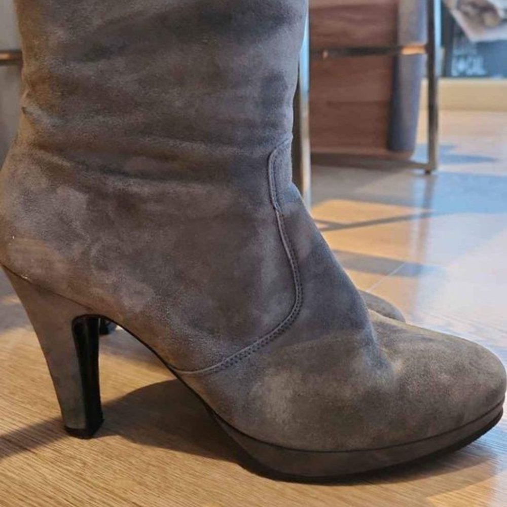 Grey suede knee length boots with side zip size 8